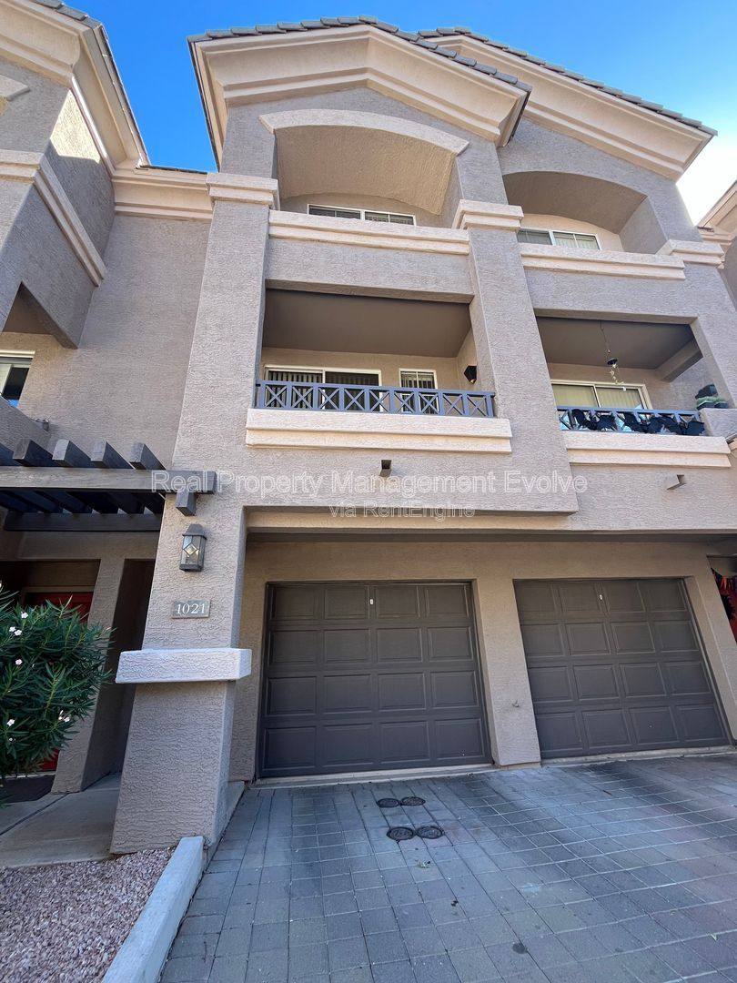 Condo for rent at 4455 E Paradise Village Parkway S #1021, Phoenix, AZ 85032