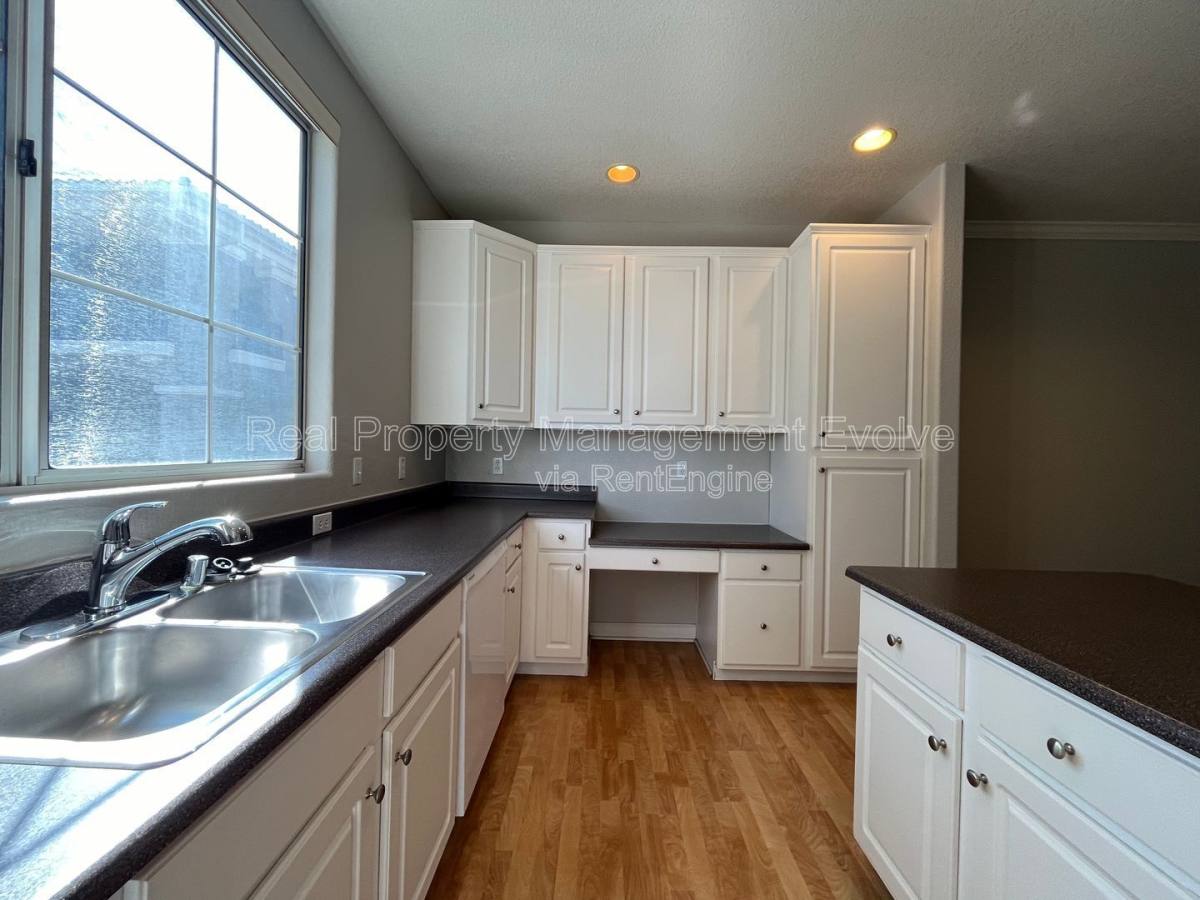 Condo for rent at 4455 E Paradise Village Parkway S #1021, Phoenix, AZ 85032