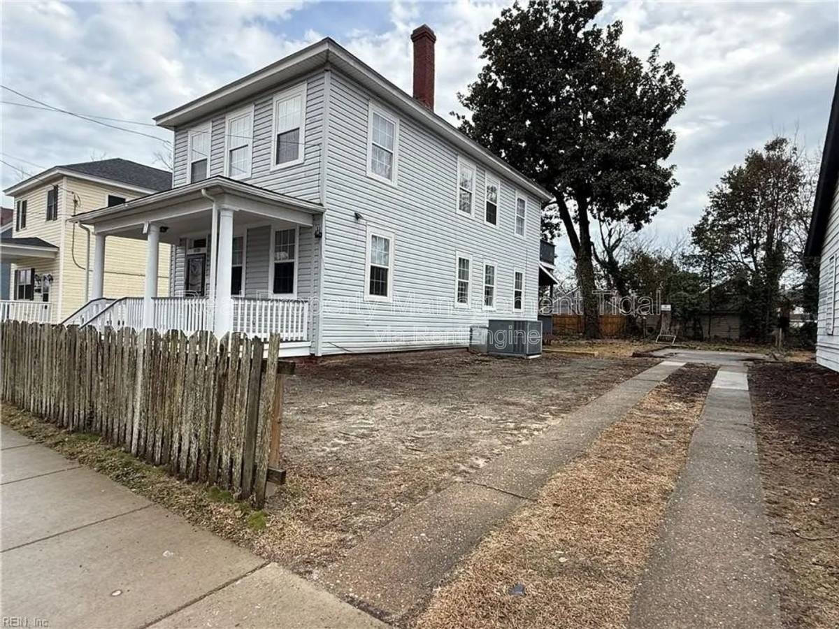 House for rent at 1020 23rd St, Newport News, VA 23607