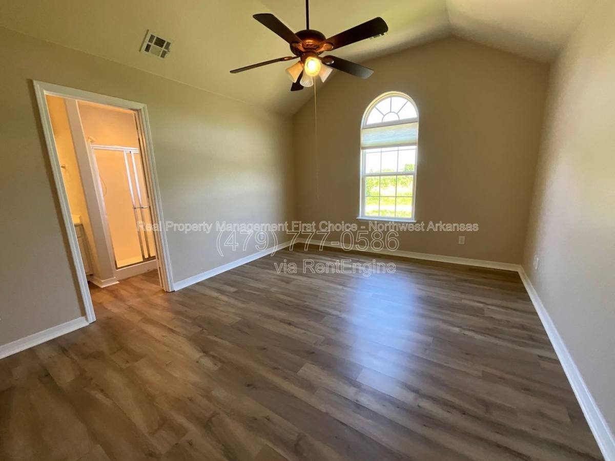 House for rent at 1 Lathrop Lane, Bella Vista, AR 72715