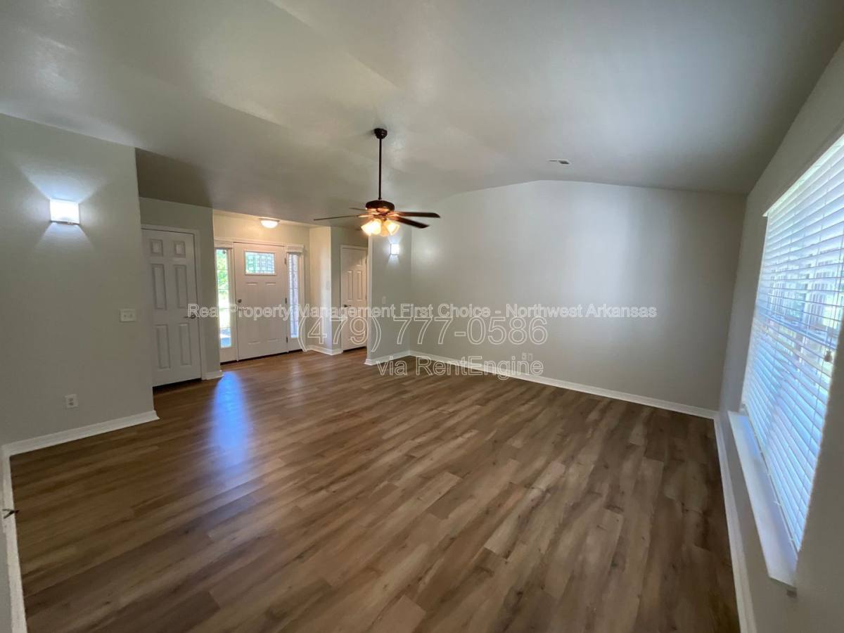 House for rent at 1 Lathrop Lane, Bella Vista, AR 72715