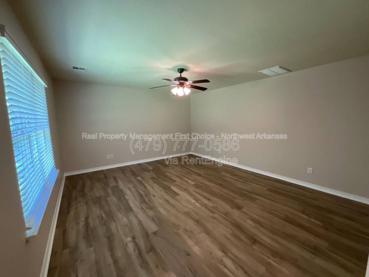 House for rent at 1 Lathrop Lane, Bella Vista, AR 72715
