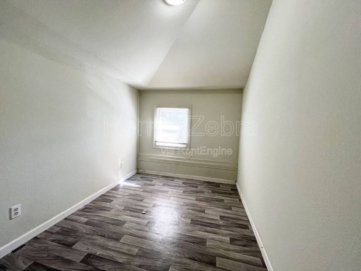 Apartment for rent at 355 W 22nd St, Merced, CA 95340