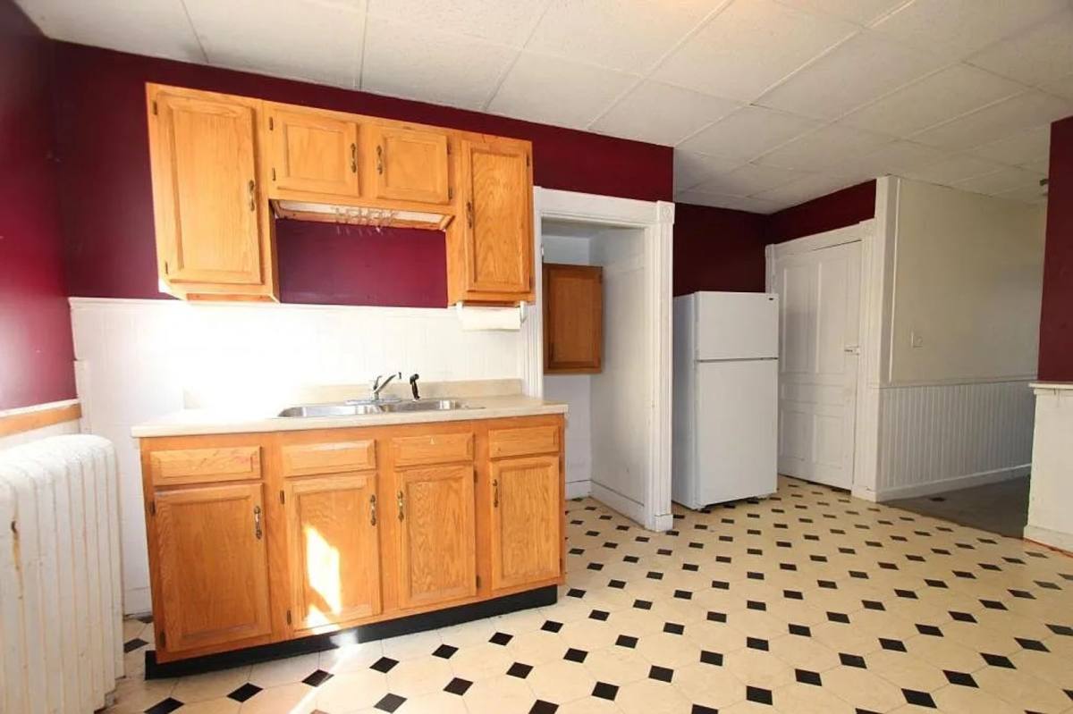 Apartment for rent at 33-37 Grant St, Burlington, VT 05401