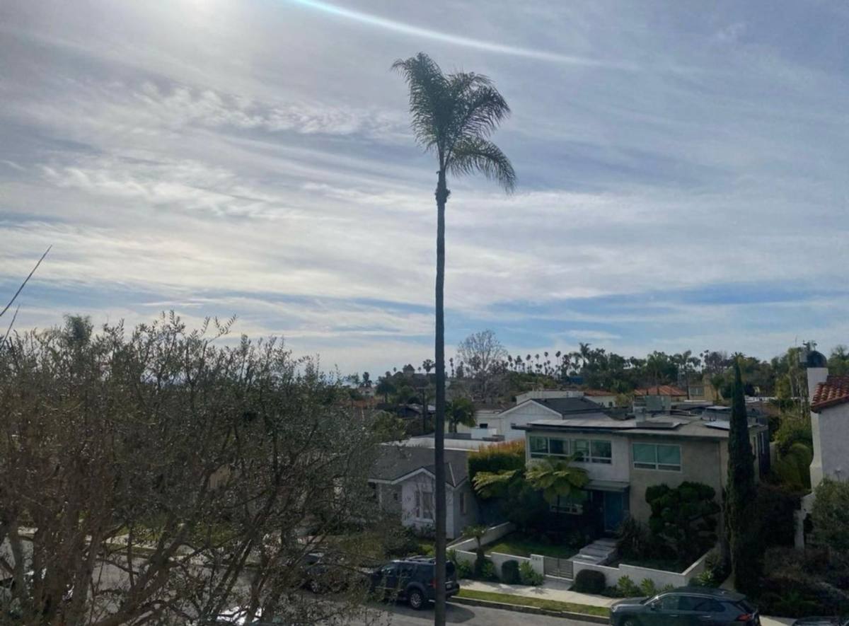 Apartment for rent at 268 Saint Joseph Ave, Long Beach, CA 90803