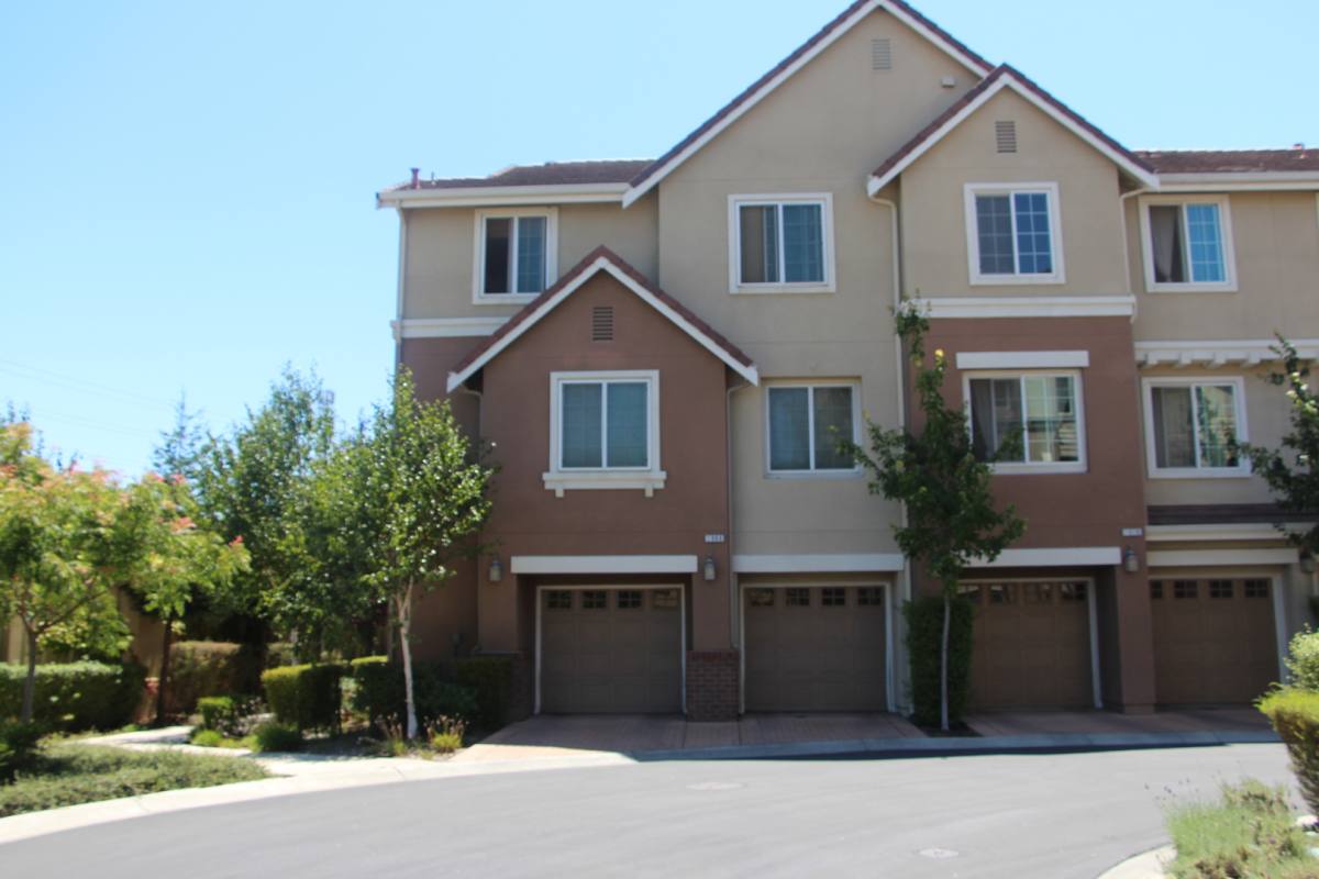 House for rent at 1006 Aquamarine Terrace, Union City, CA 94587