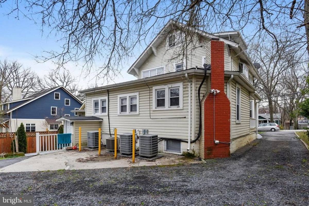 Apartment for rent at 7313 Flower Ave, Takoma Park, MD 20912