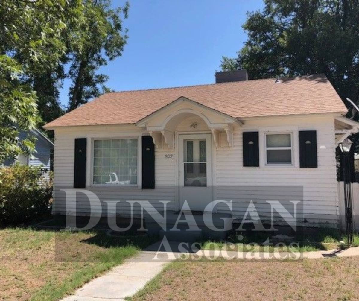 House for rent at 302 N Lake St, Carlsbad, NM 88220