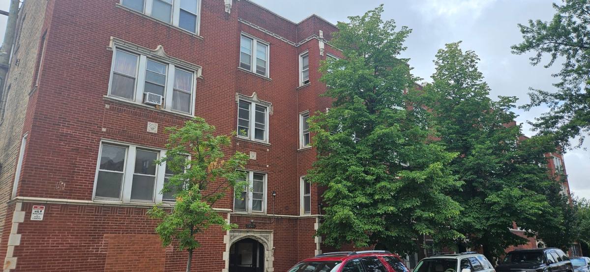 Apartment for rent at 5735 W Washington Blvd, Chicago, IL 60644