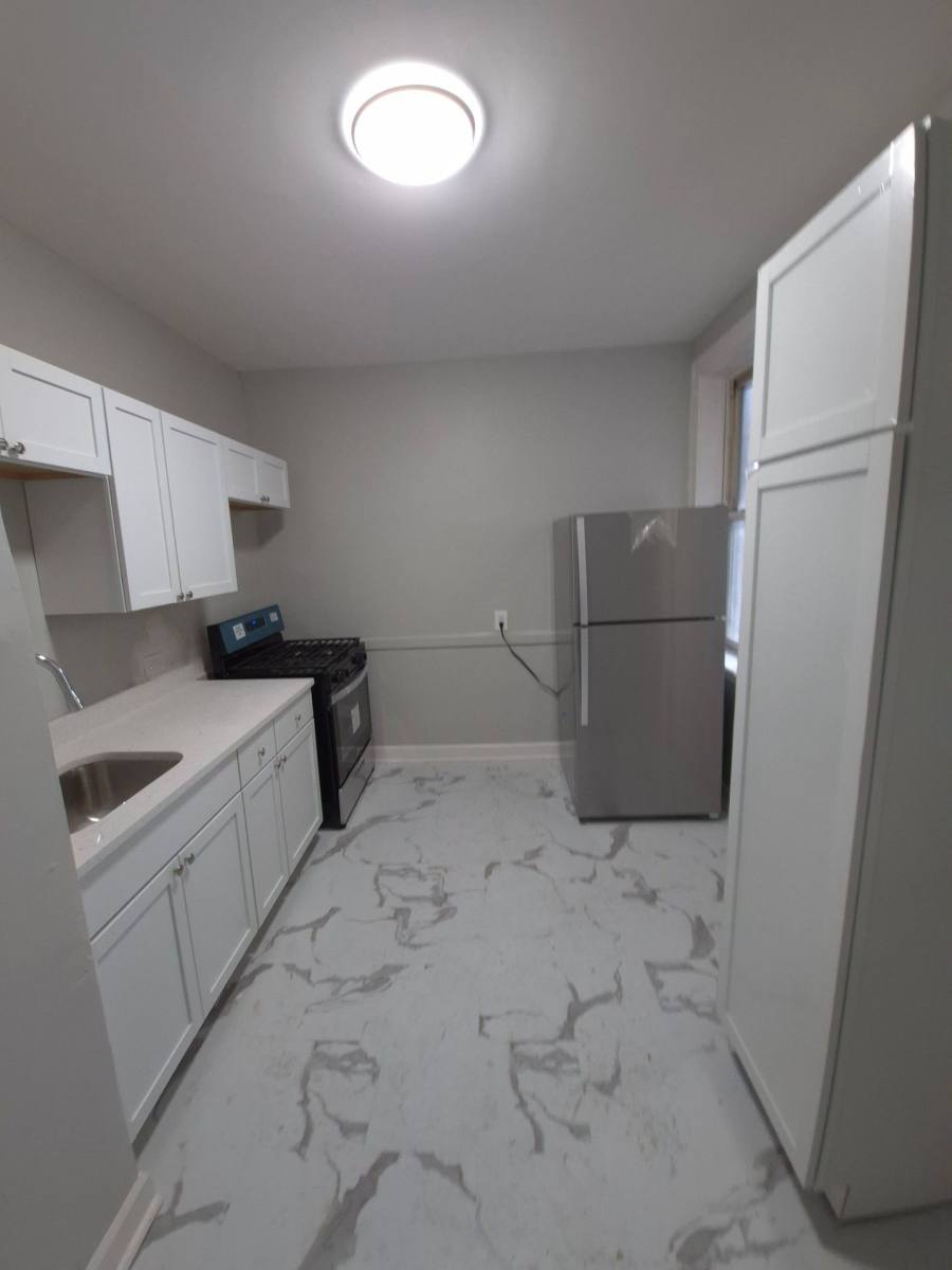 Apartment for rent at 5735 W Washington Blvd, Chicago, IL 60644