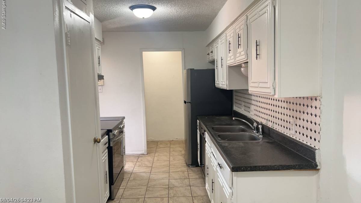 Townhouse for rent at 109 Kevin Lane, Arlington, TX 76014