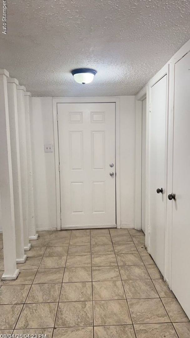 Townhouse for rent at 109 Kevin Lane, Arlington, TX 76014