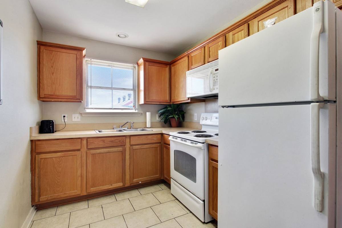 Apartment for rent at 803 Felicity St, New Orleans, LA 70130