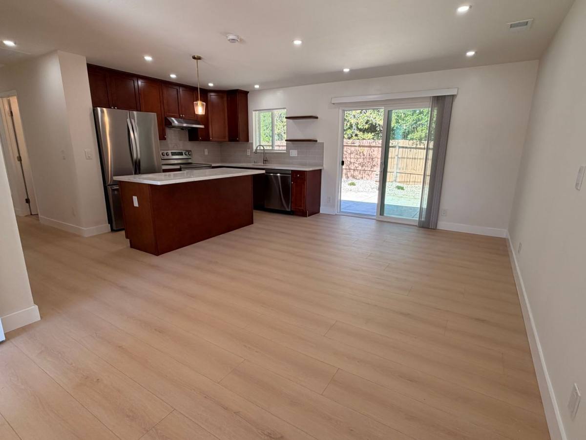 Apartment for rent at 10121 Craft Lane, Cupertino, CA 95014