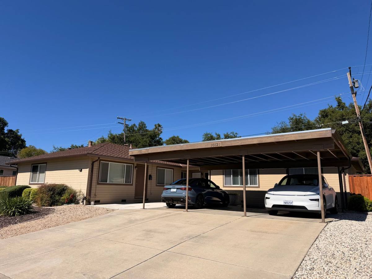Apartment for rent at 10121 Craft Lane, Cupertino, CA 95014