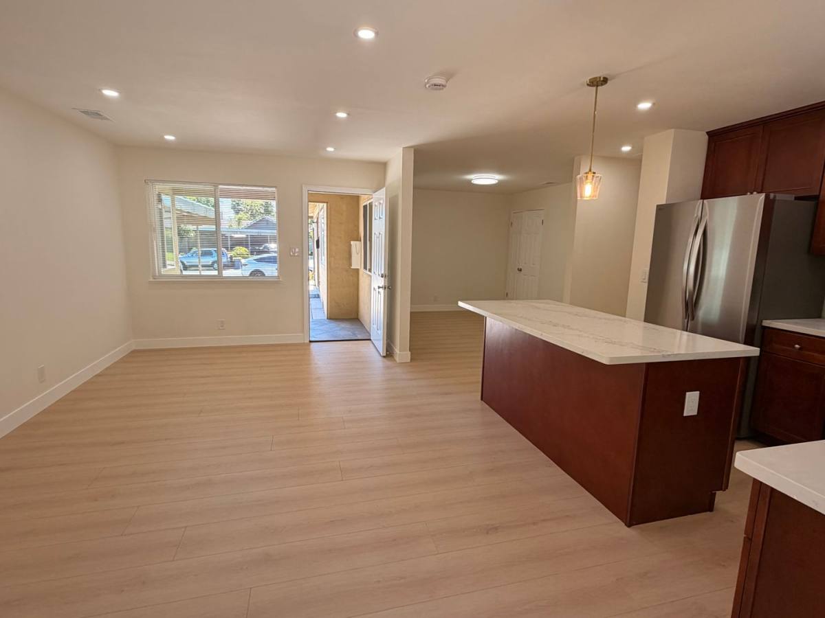 Apartment for rent at 10121 Craft Lane, Cupertino, CA 95014