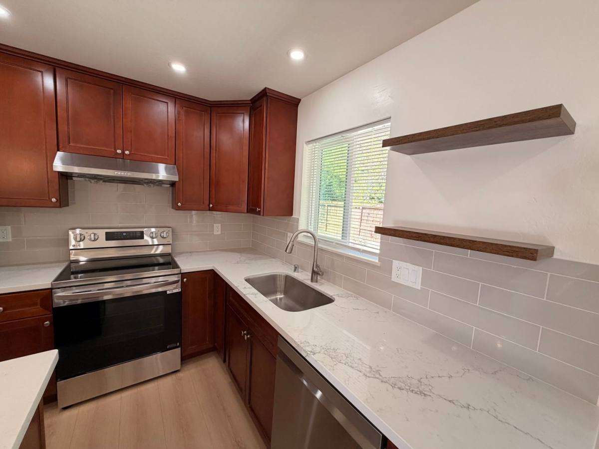 Apartment for rent at 10121 Craft Lane, Cupertino, CA 95014