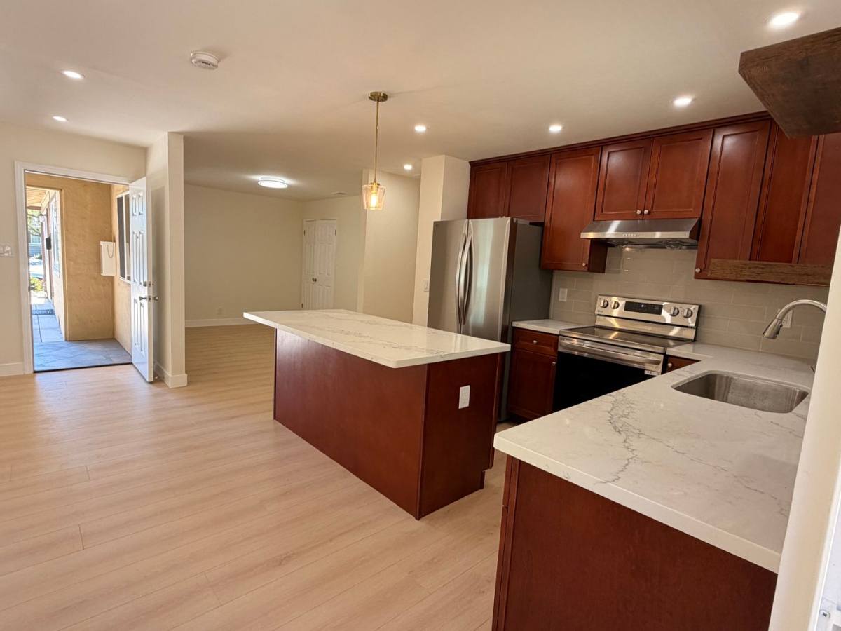 Apartment for rent at 10121 Craft Lane, Cupertino, CA 95014