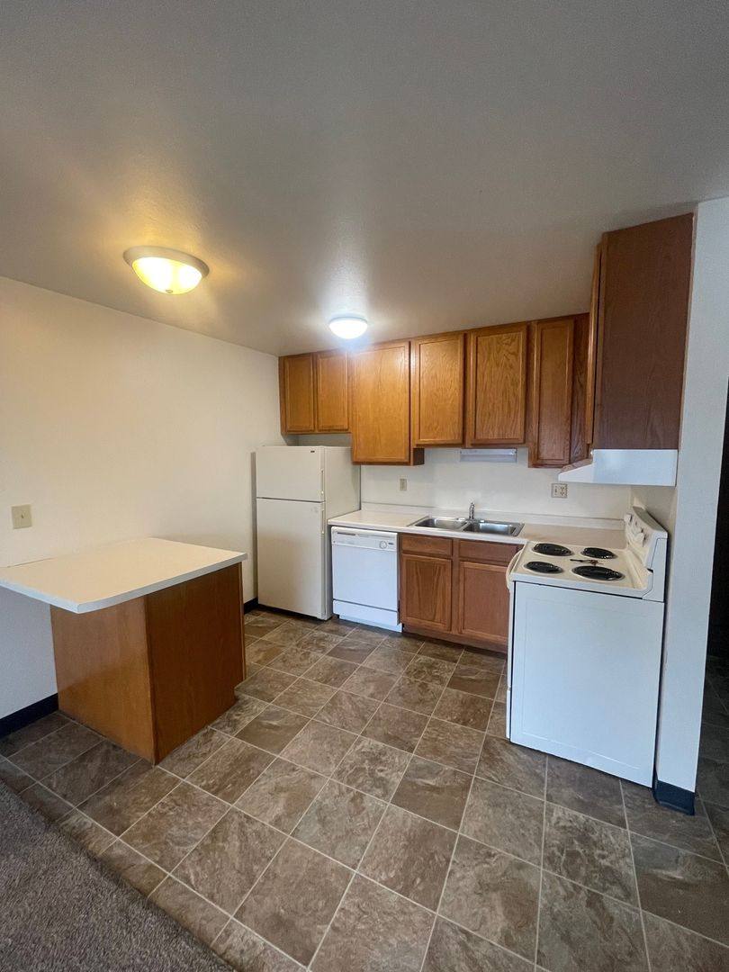 Apartment for rent at 2550 15th St S, Fargo, ND 58103