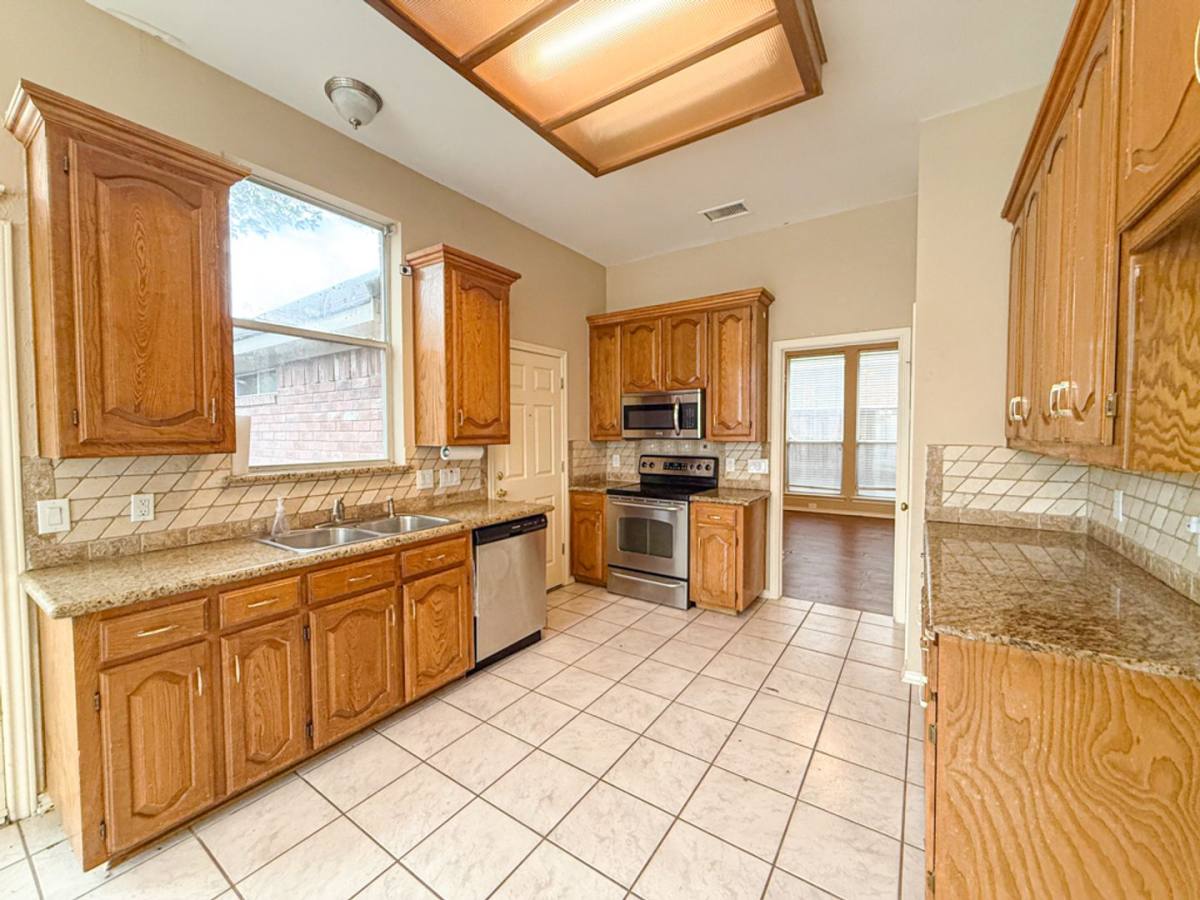 House for rent at 8902 Bayshore Lane, Rowlett, TX 75088
