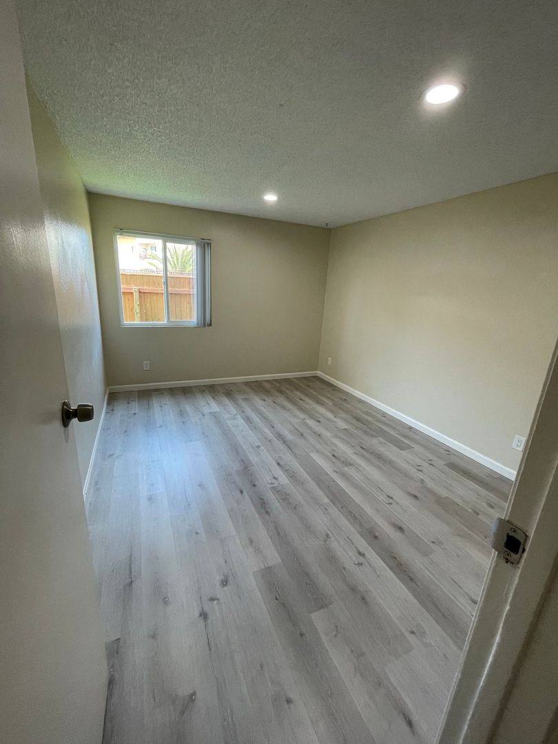 Dunlop 28, 2284 & 2287 Dunlop St, San Diego, CA 92111 - Apartment for Rent - Image 5