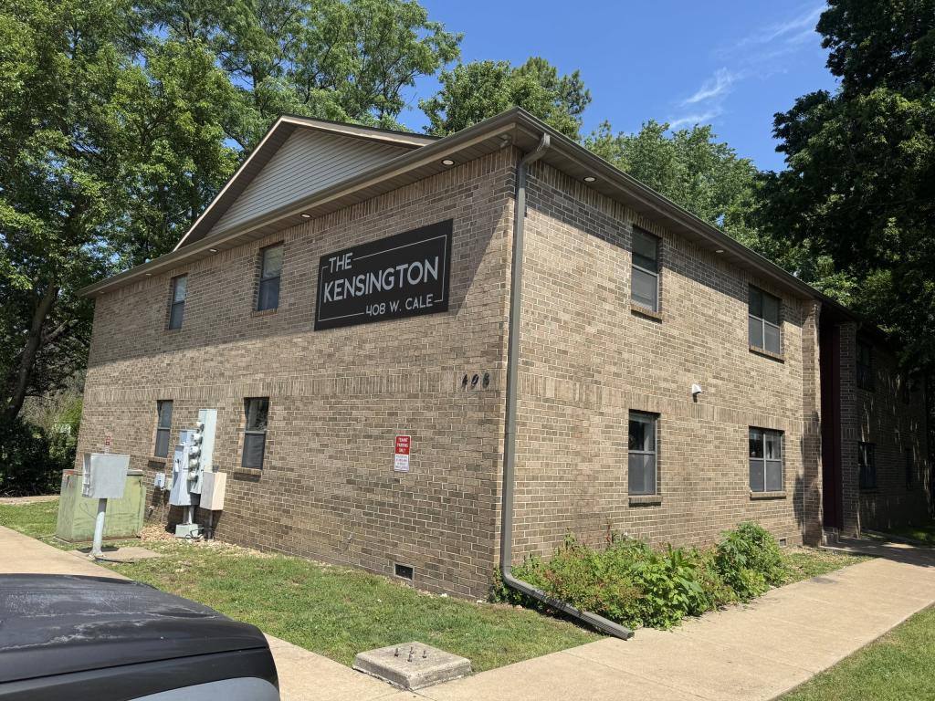 Apartment for rent at 408 W Cale St #8, Monett, MO 65708