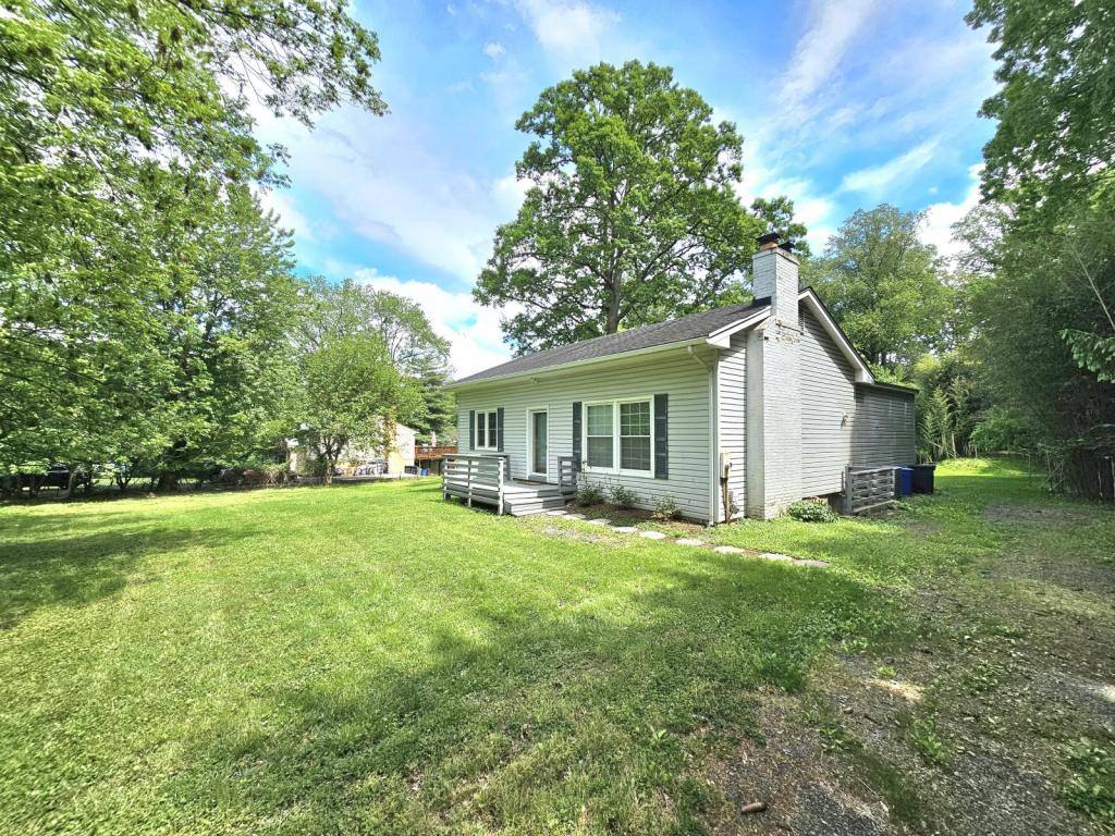 House for rent at 317 Adahi Rd SE, Vienna, VA 22180
