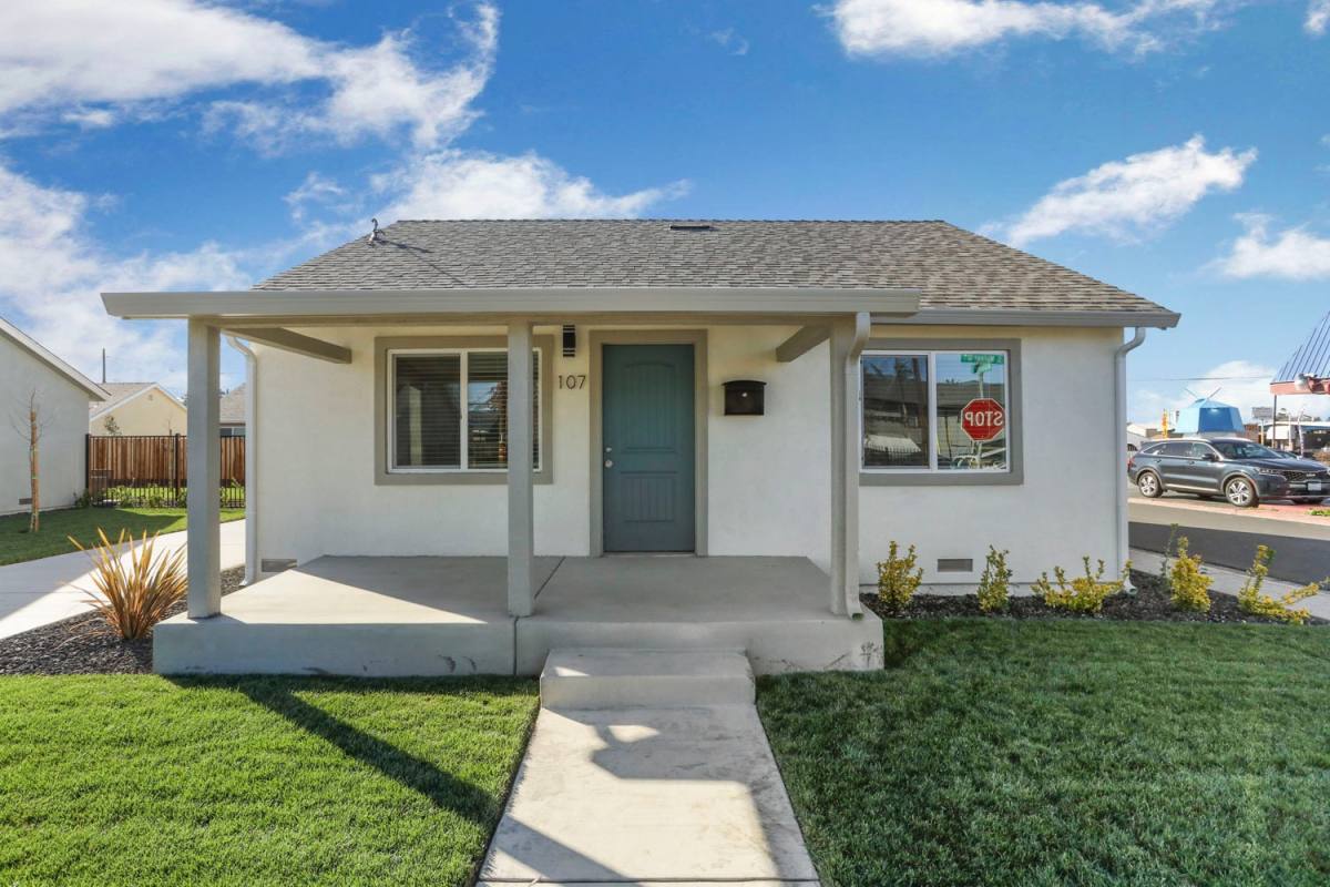 House for rent at 107 S Walnut Ave #111, Manteca, CA 95337