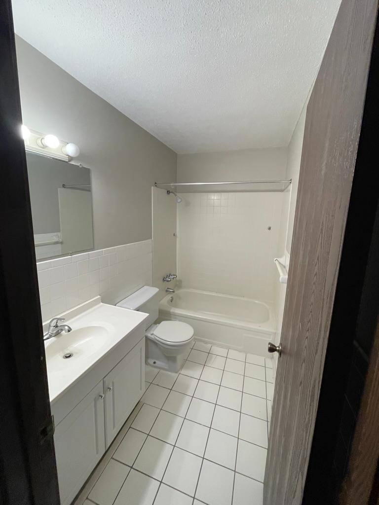 Apartment for rent at 756 Hall Ave #H101, Saint Paul, MN 55107