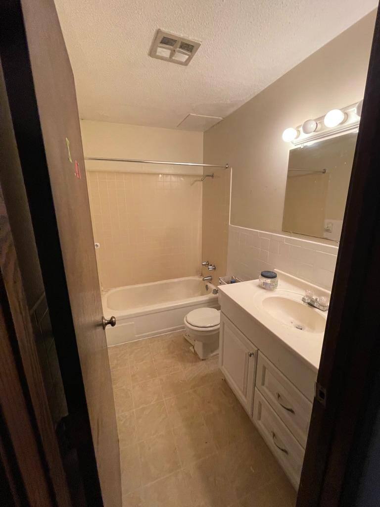 Apartment for rent at 756 Hall Ave #H101, Saint Paul, MN 55107