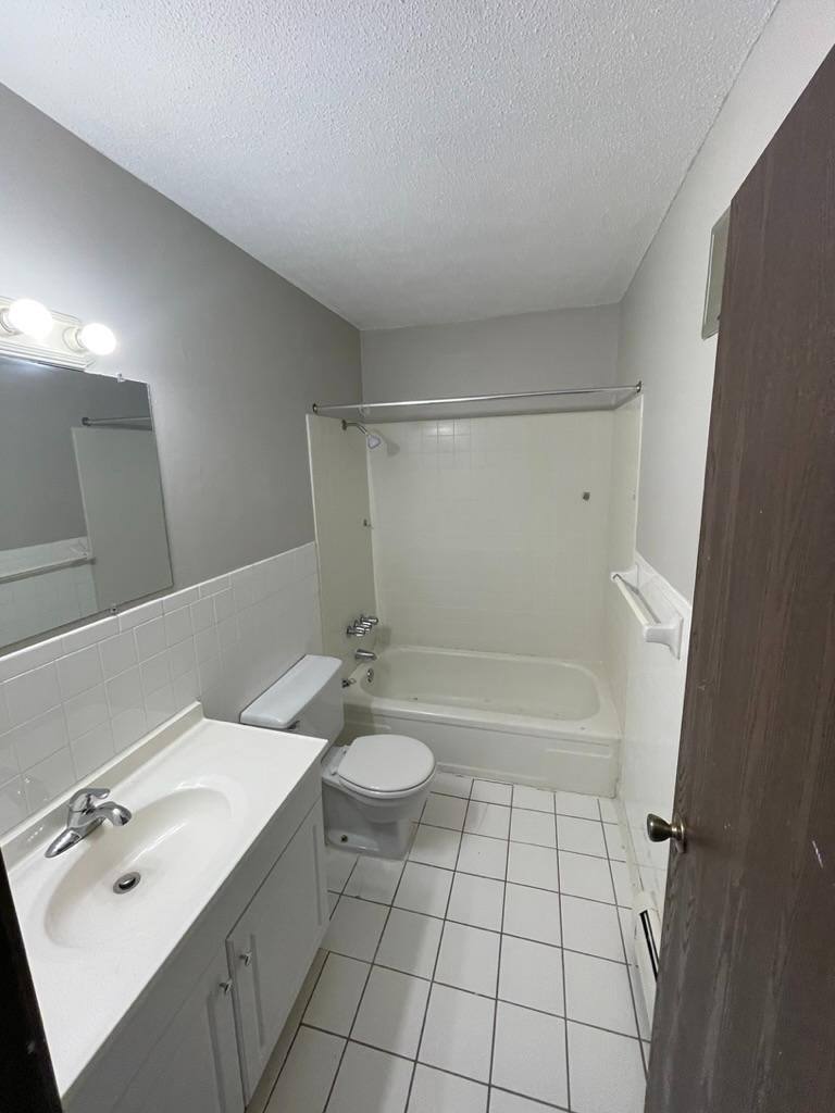 Apartment for rent at 756 Hall Ave #H304, Saint Paul, MN 55107