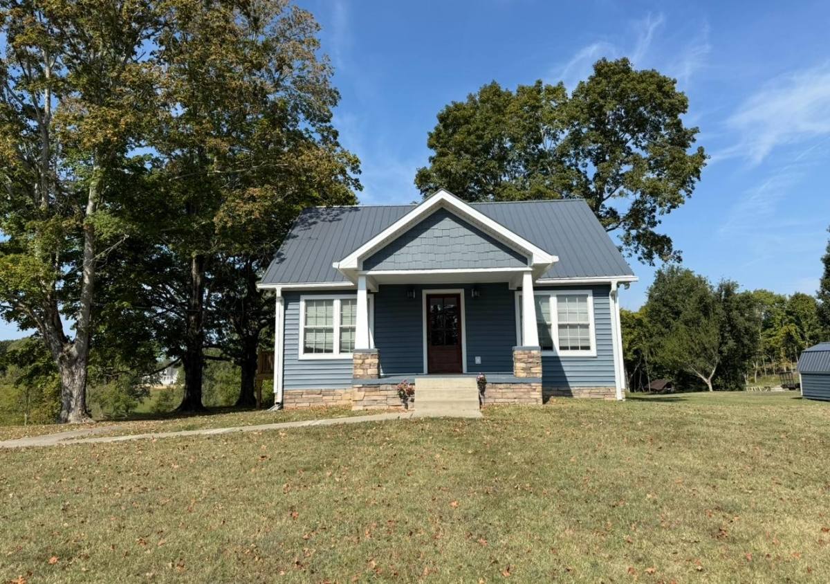 House for rent at 3125 Highway 49 E, Charlotte, TN 37036