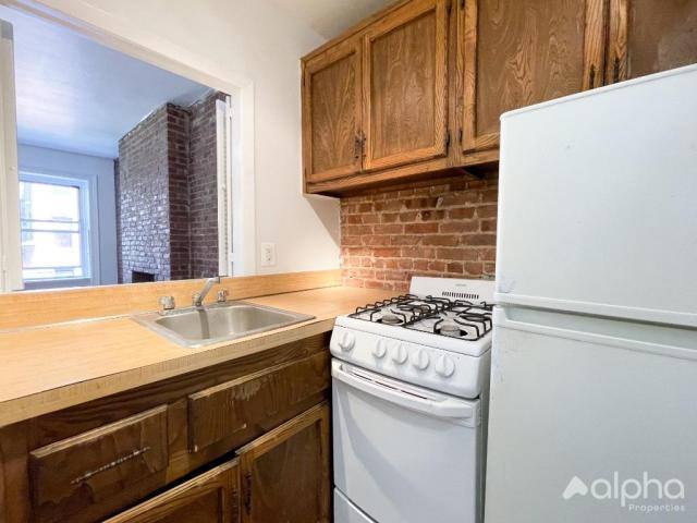 Apartment for rent at 316 E 83rd #3A, New York, NY 10028