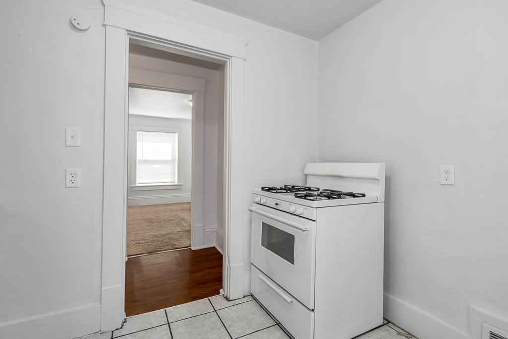 Apartment for rent at 74 7th St NW #UP, Barberton, OH 44203