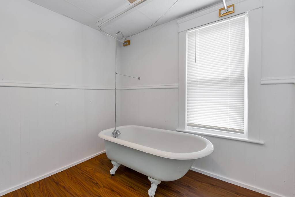 Apartment for rent at 74 7th St NW #UP, Barberton, OH 44203
