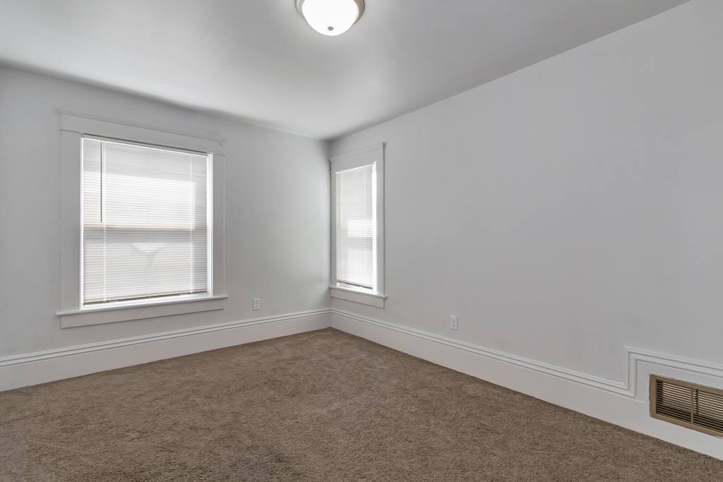 Apartment for rent at 74 7th St NW #UP, Barberton, OH 44203