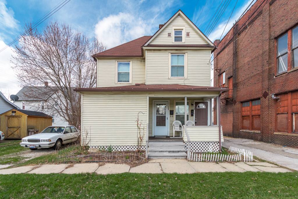 Apartment for rent at 74 7th St NW #UP, Barberton, OH 44203