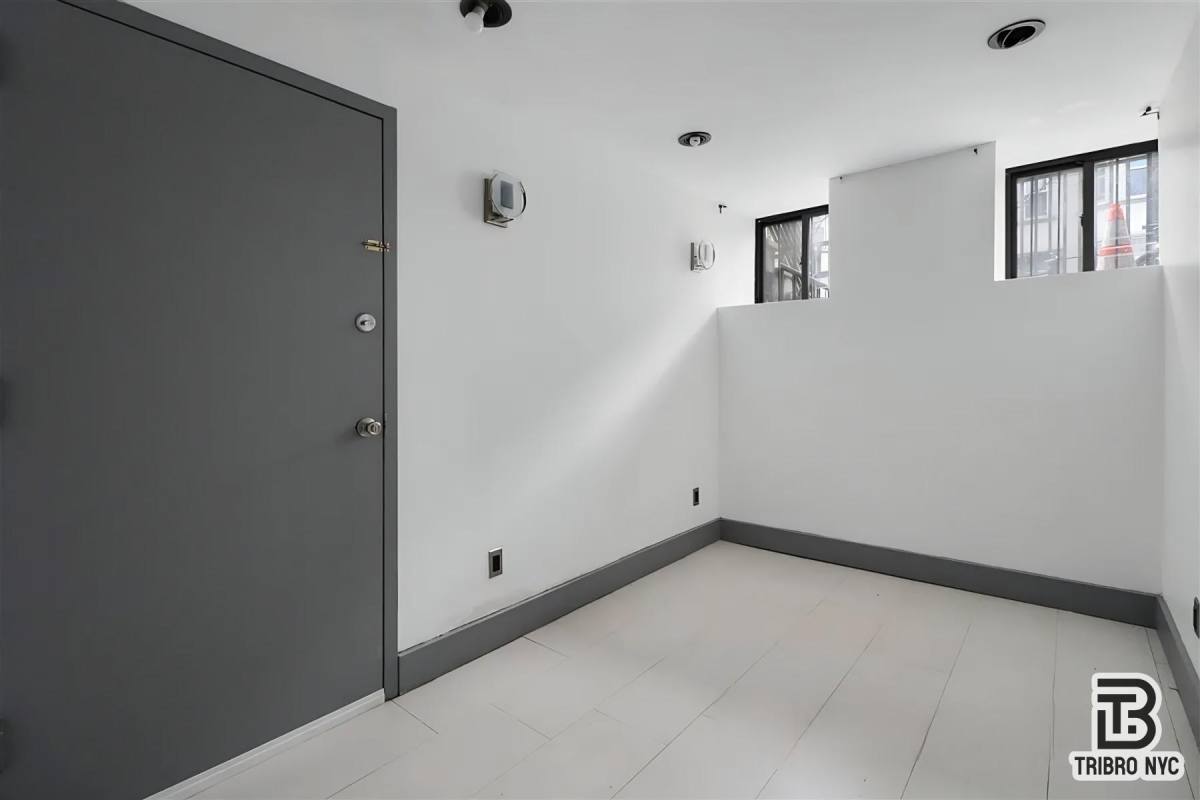 Apartment for rent at 81A Cornelia St #1B, Brooklyn, NY 11221