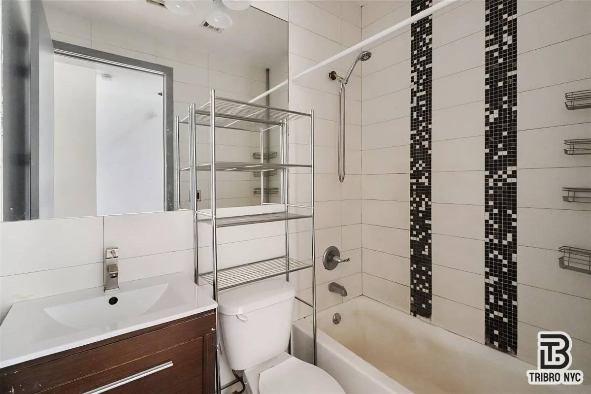 Apartment for rent at 81A Cornelia St #1B, Brooklyn, NY 11221