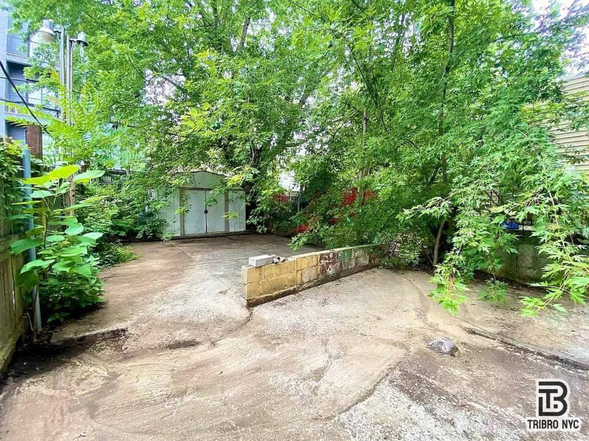 Apartment for rent at 105 Harman St #1F, Brooklyn, NY 11221