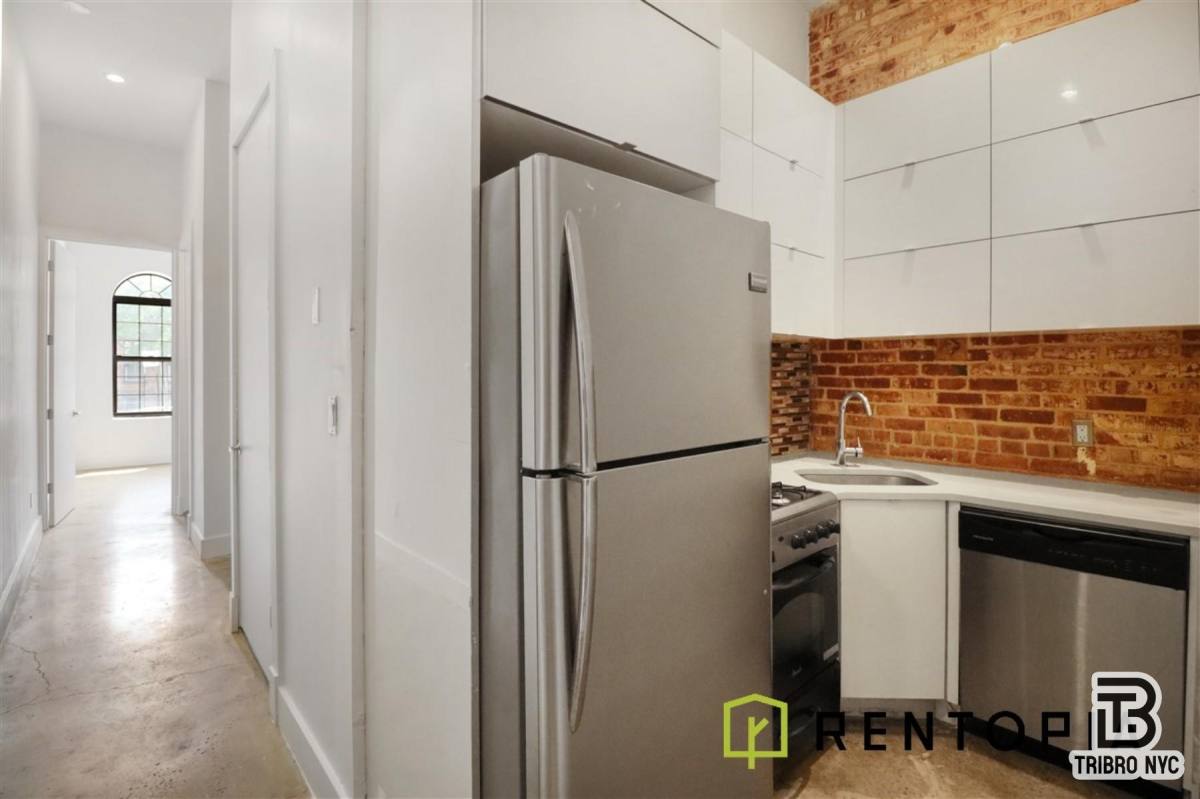 Apartment for rent at 753 Lexington Ave #1D, Brooklyn, NY 11221