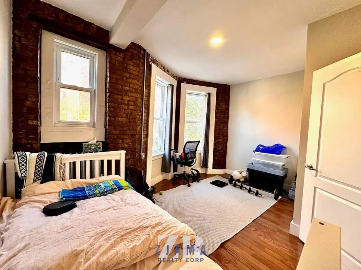 Apartment for rent at 236 New York Ave #2L, Brooklyn, NY 11216