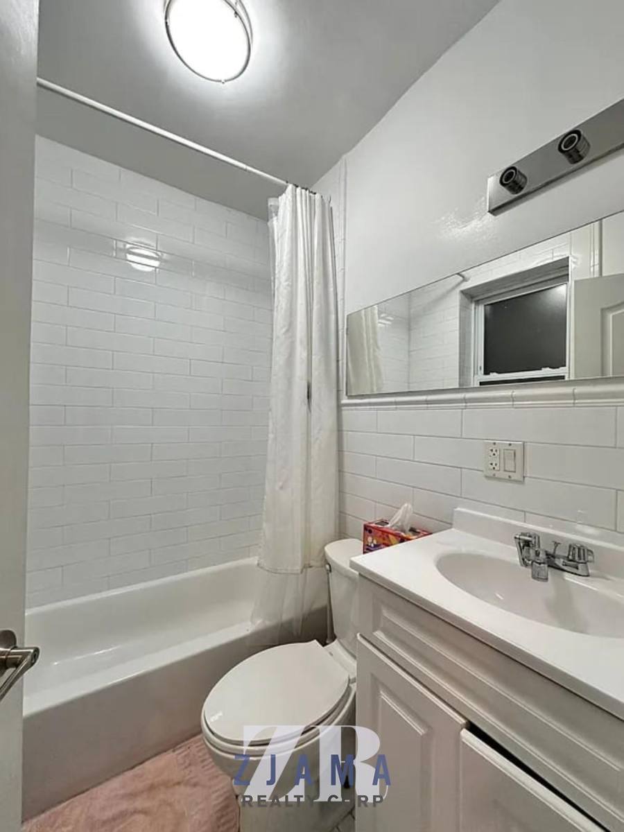 Apartment for rent at 236 New York Ave #2L, Brooklyn, NY 11216