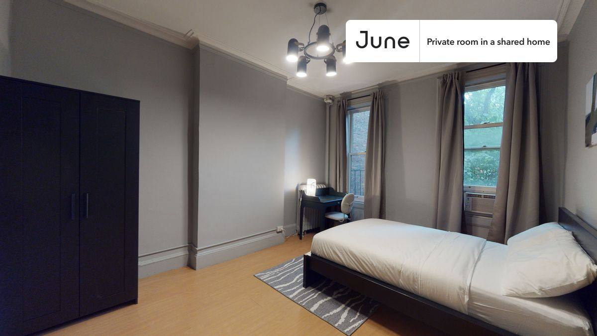 Apartment for rent at 336 W 47th St #2A, New York, NY 10036