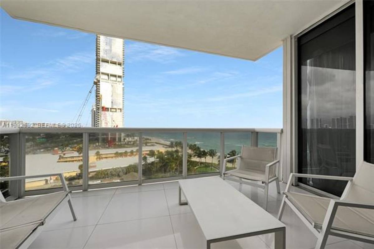 Apartment for rent at 18201 Collins Ave, North Miami Beach, FL 33160