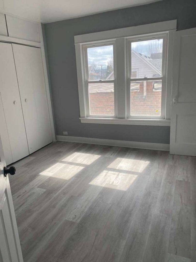 Apartment for rent at 792 London Rd, Cleveland, OH 44110