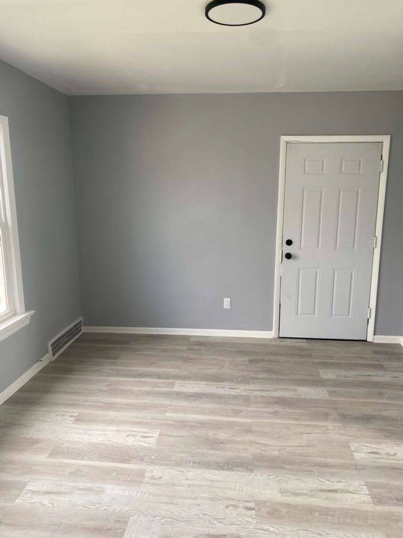 Apartment for rent at 792 London Rd, Cleveland, OH 44110