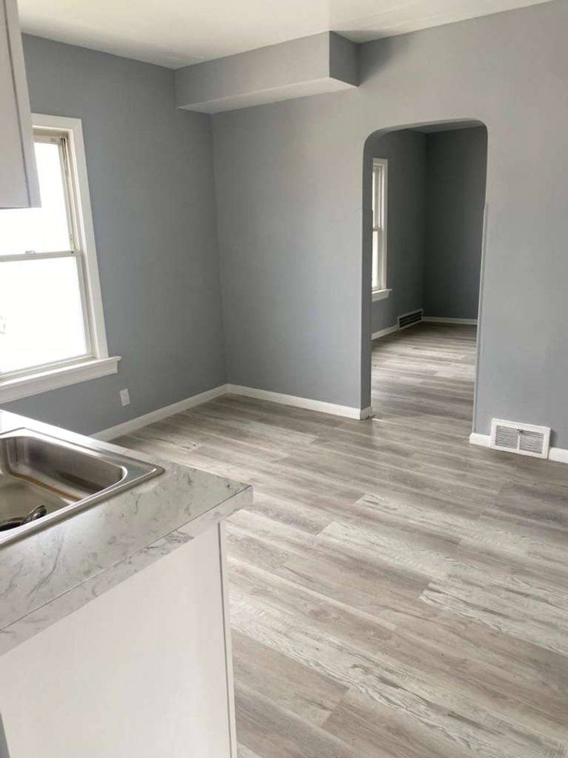 Apartment for rent at 792 London Rd, Cleveland, OH 44110