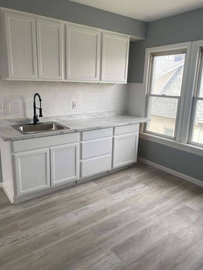 Apartment for rent at 792 London Rd, Cleveland, OH 44110
