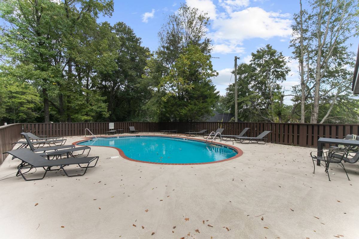 Apartment for rent at 3801 Green Valley Dr, Birmingham, AL 35243